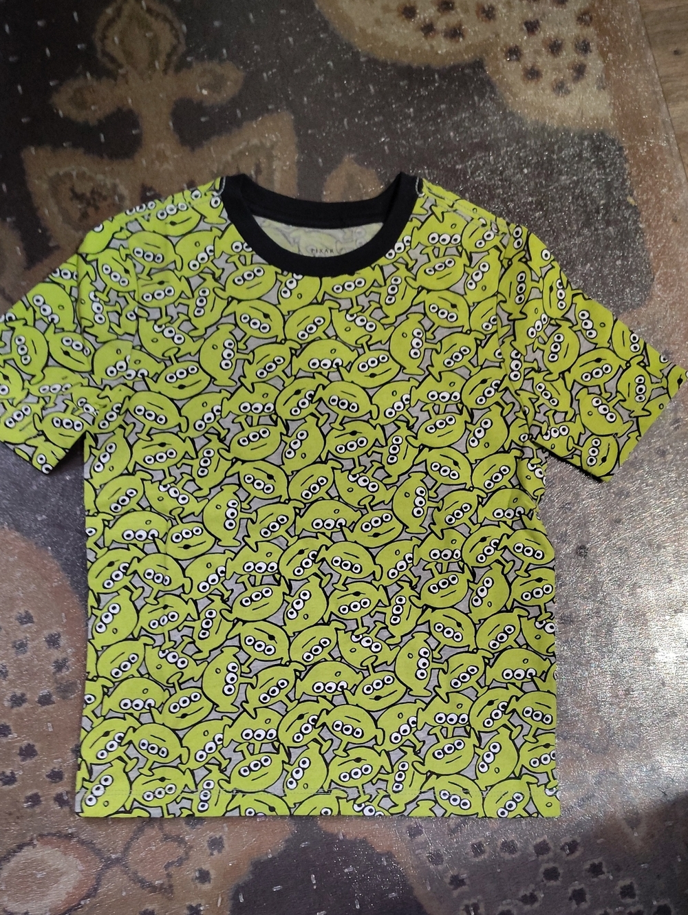 Euc  Size 5 Disney Pixar Aliens Shirt $25